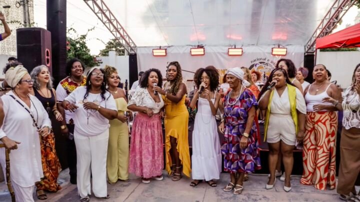 Mulheres ditam o ritmo: 9º Encontro de Mulheres na Roda de Samba aporta no Recife dentro da Noite do Dendê